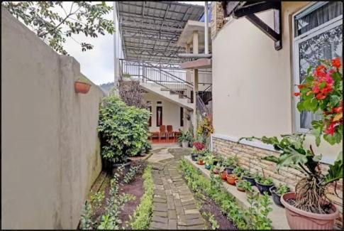 Adinda Homestay למבאנג מראה חיצוני תמונה